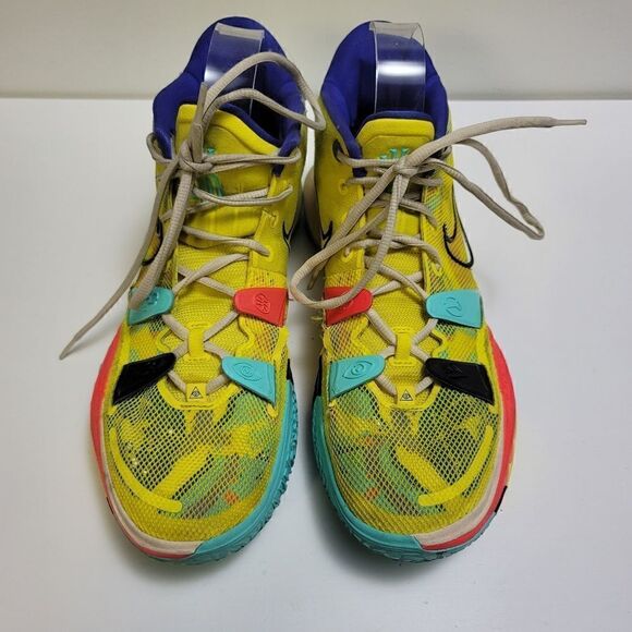 Nike Kyrie 7 \'1 World 1 people\' sneakers main image 8